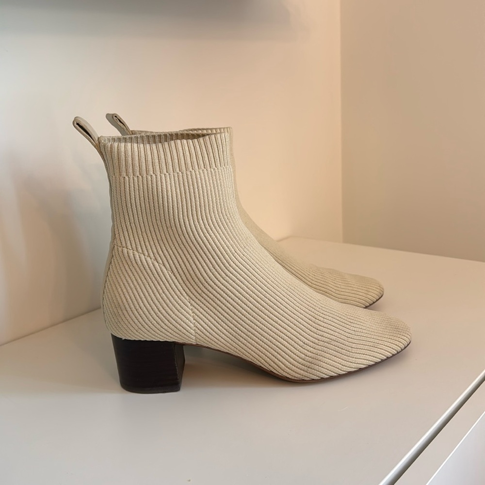 Gently Used Everlane Bone Cream Knit The Glove Heel Boot in Size 9